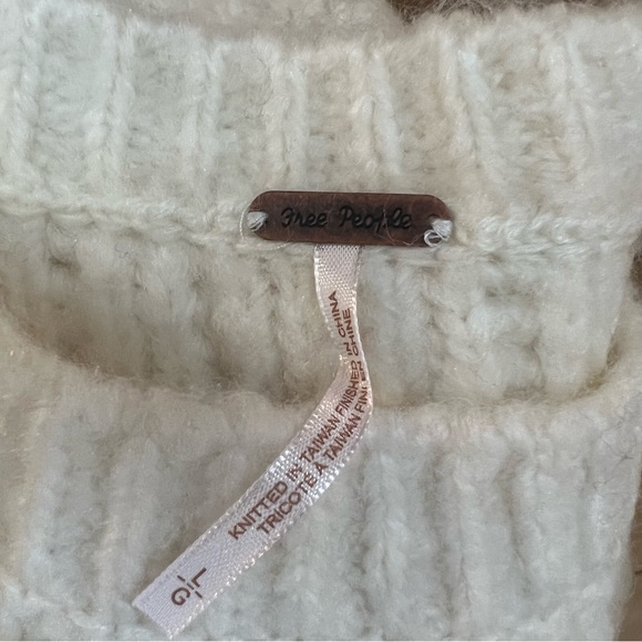 NWT Free People Ivory Sweater - Picture 7 of 7